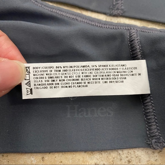 Hanes sports bra - Picture 3 of 3